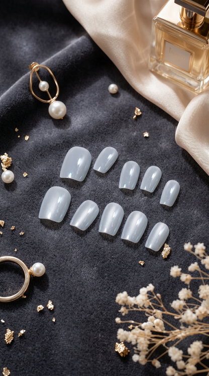 Aurora White Press-On Nails Gift Set with Heart Bracelet | 30pcs Reusable Handmade Nail Set